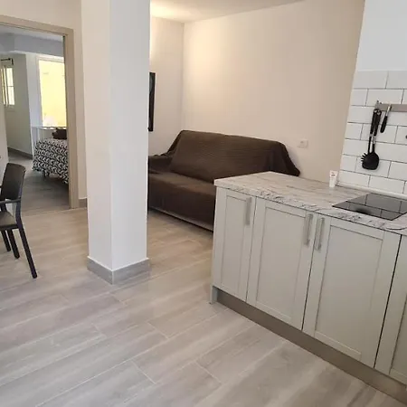 Apartment Modern Close To Beach. *